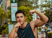 英雄联盟总决赛2025-瑞士选手登顶领奖台，实力无人能敌