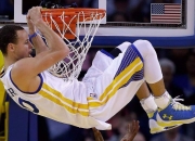 英雄联盟总决赛赛程-魔术师暴走火力全开！拉梅洛统治级输出，太阳狂胜奇才屠城记