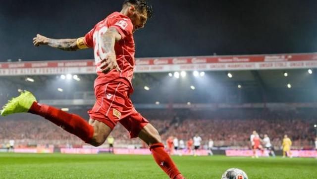 斯旺西中场梅开二度，帮助球队胜出