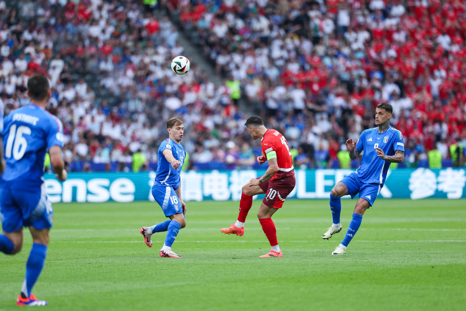 欧洲杯卫冕冠军状态神秘，引发球迷讨论