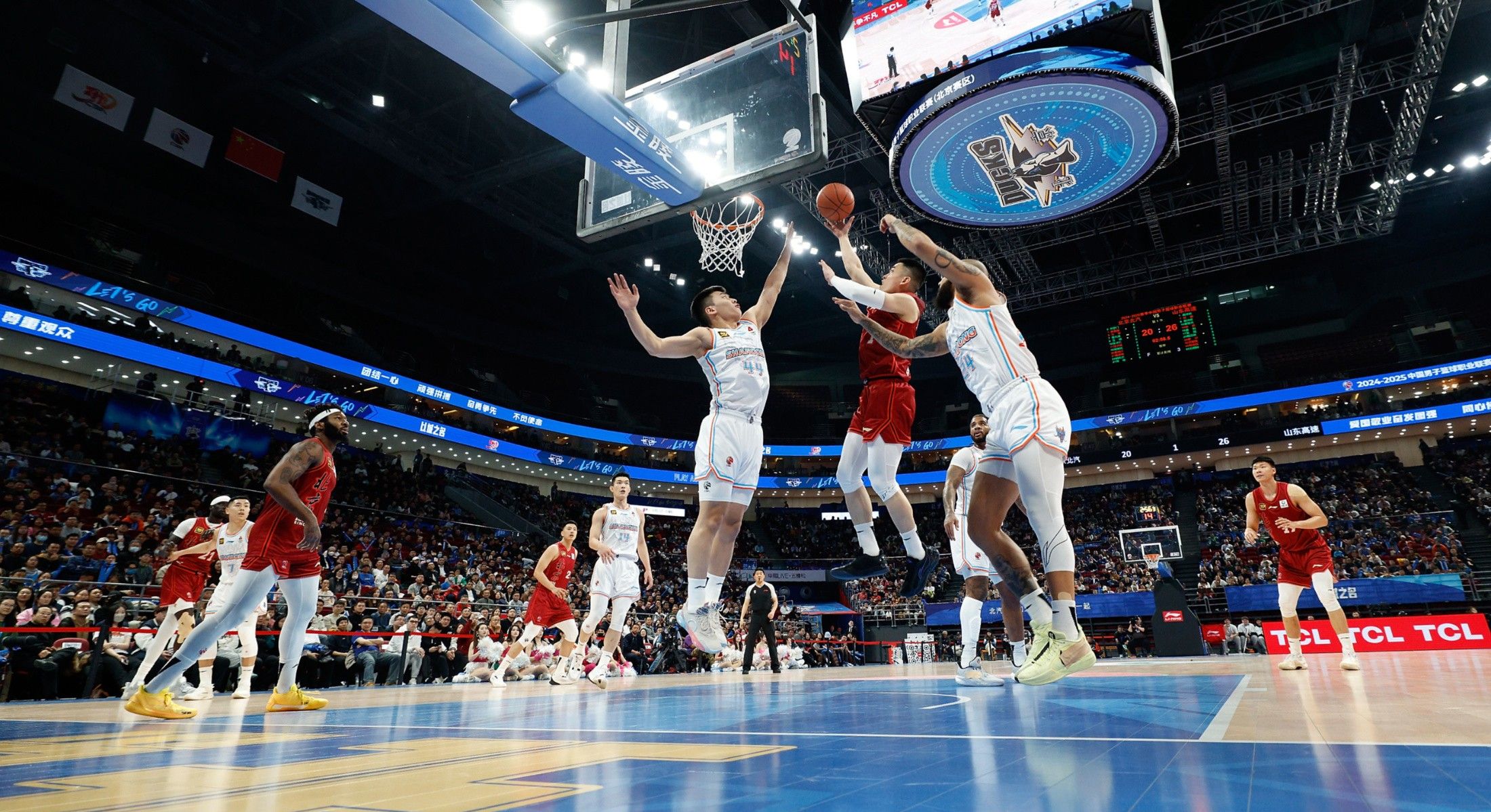 辽宁队逆转76人，拉文点燃赛场