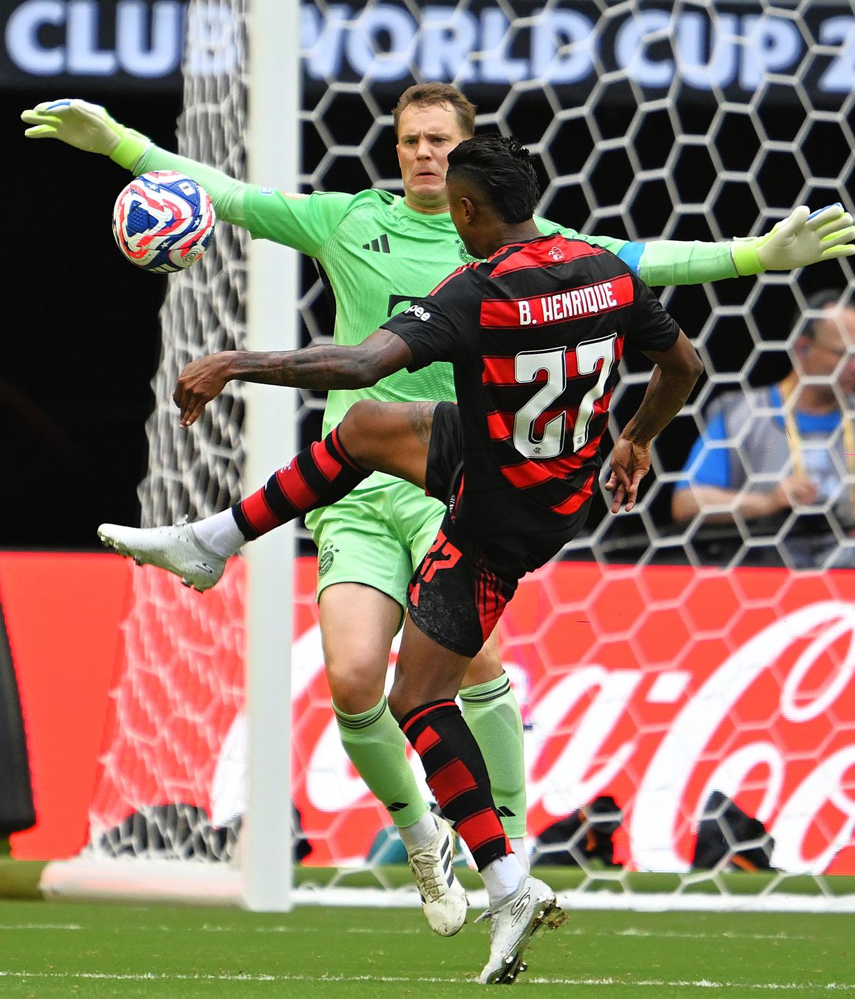 拜仁横扫皇马，晋级八强