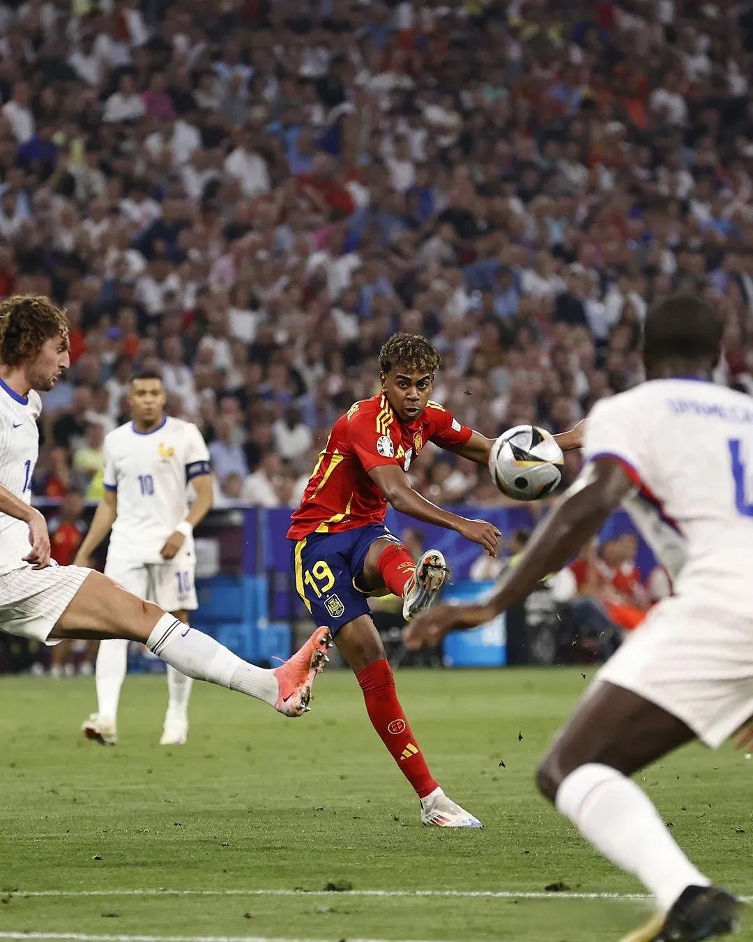 克罗地亚战胜俄罗斯，顺利晋级欧洲杯半决赛