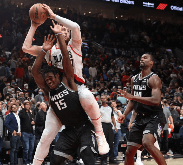 火箭绝杀上海队，麦科勒姆状态火热