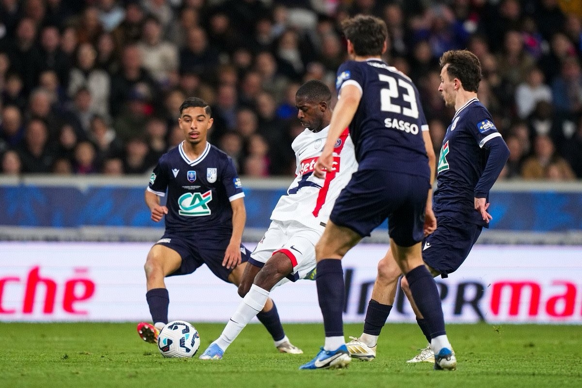 英格兰队险胜法国队，梁靖崑状态火热