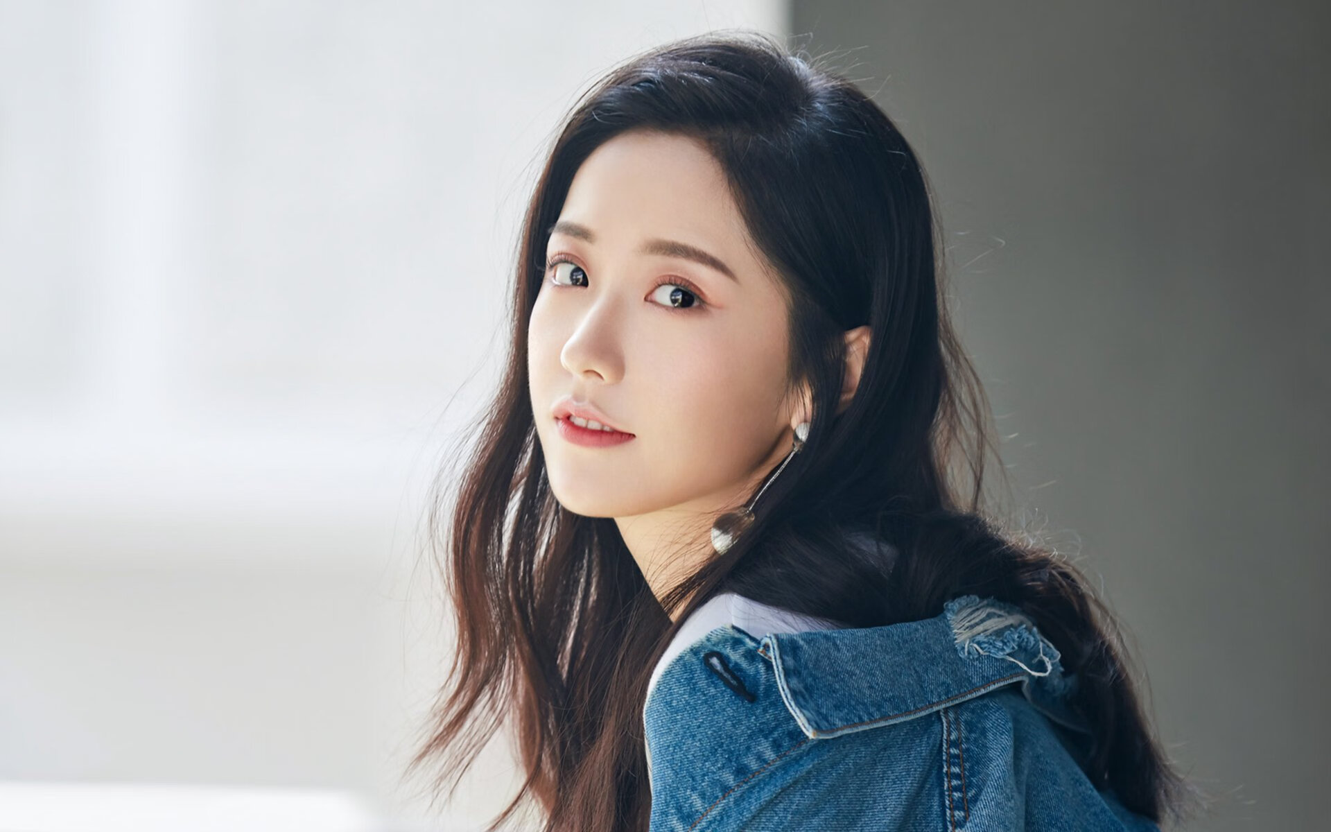 硝烟弥漫的王座更迭，76人世界排名争夺生死战击败湖人改写格局