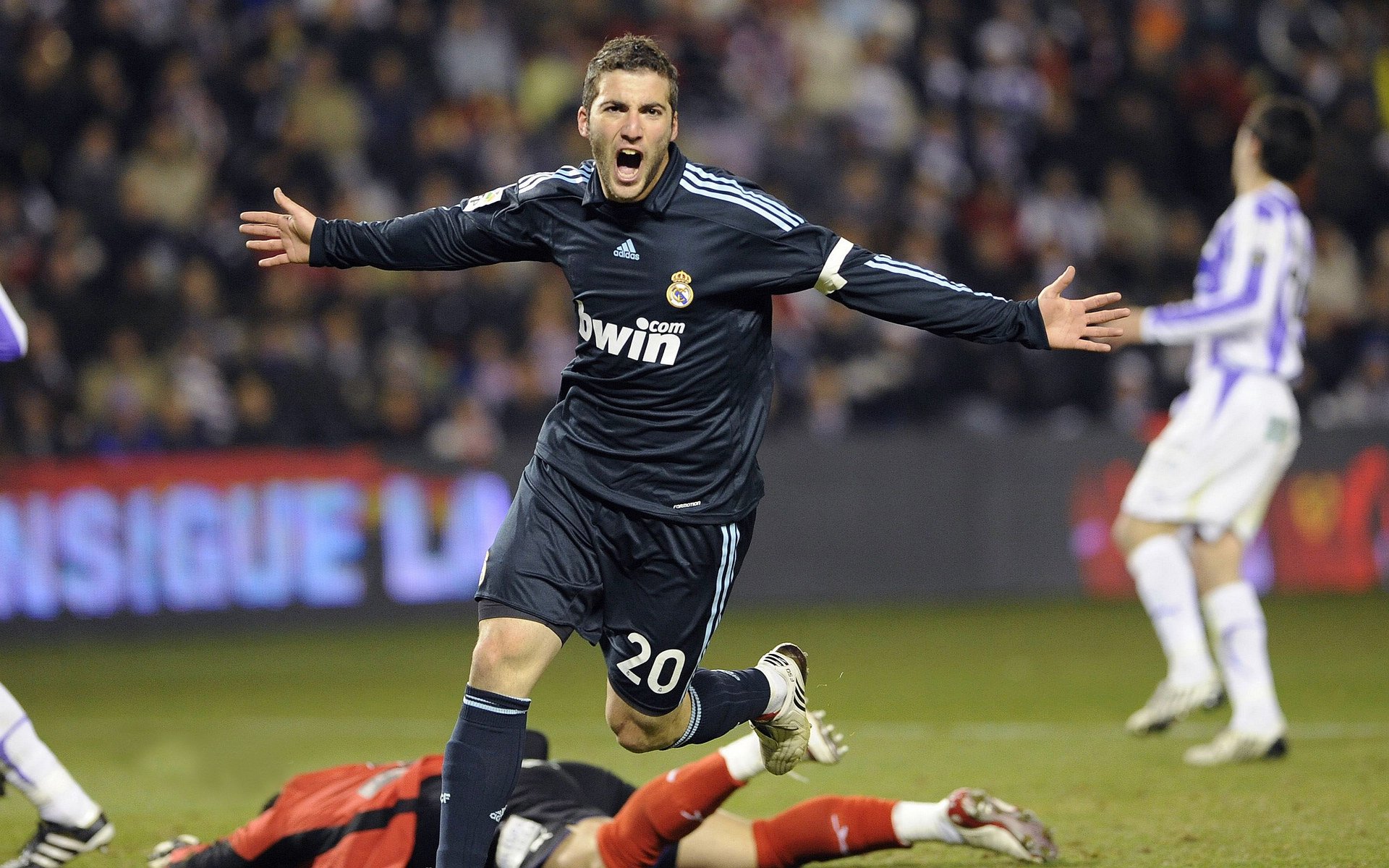 从多伦多到杭州，救赎与轻取的篮球变奏