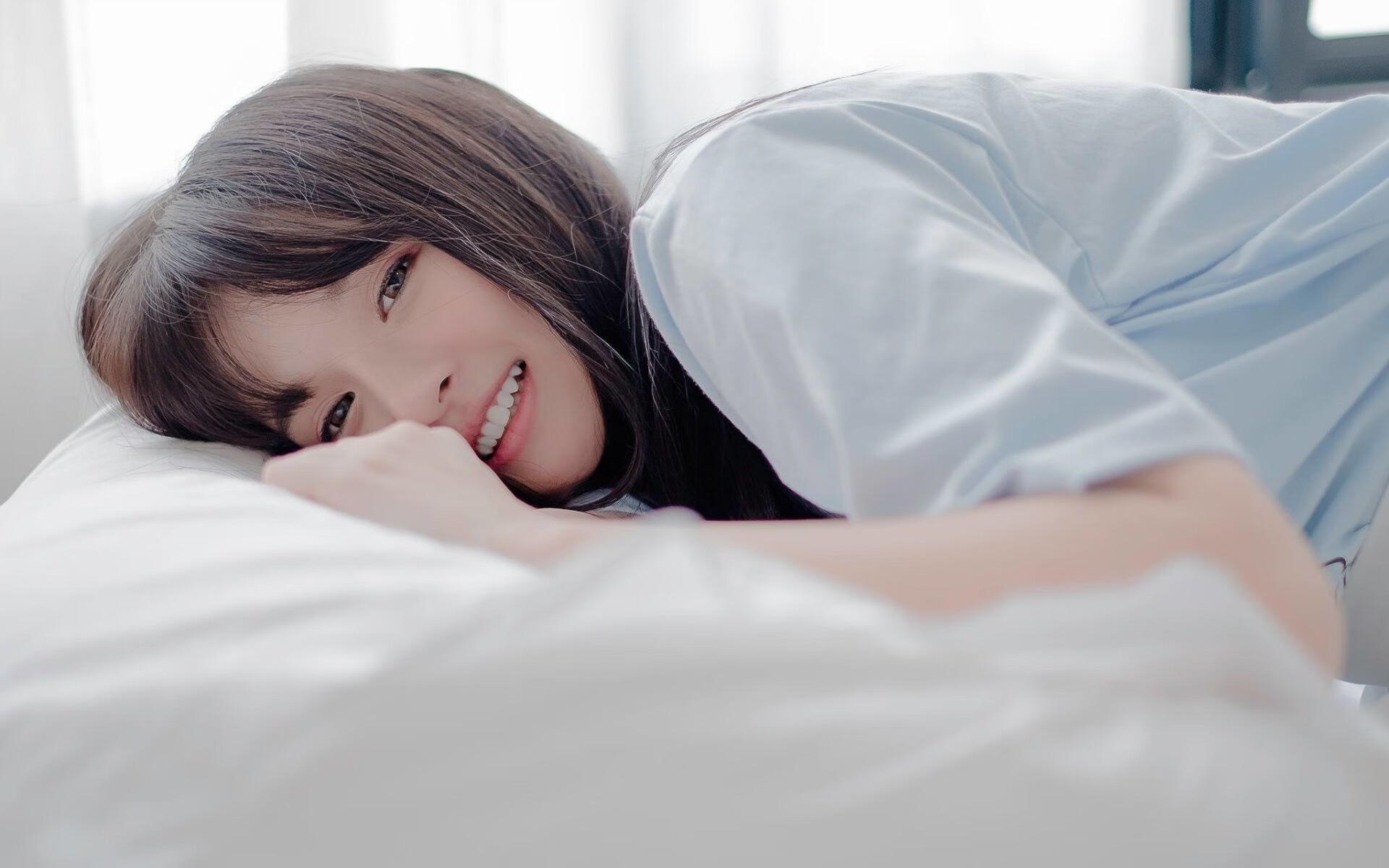 当深圳大运中心破次元壁,切特·霍姆格伦如何用七尺身躯下了一盘国际象棋?