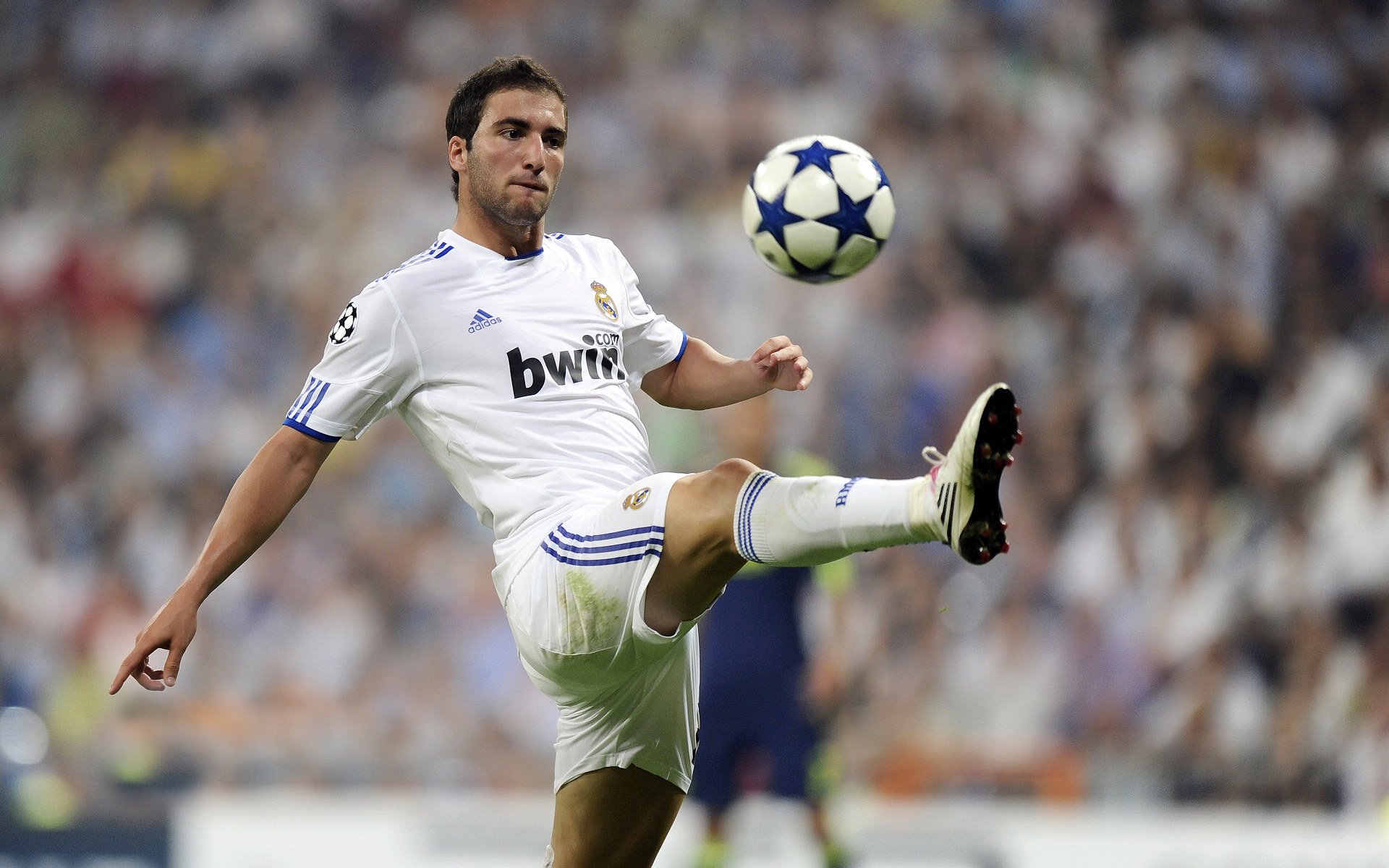 跨越时空的决断，从约翰内斯堡到伦敦，足球只承认唯一的瞬间