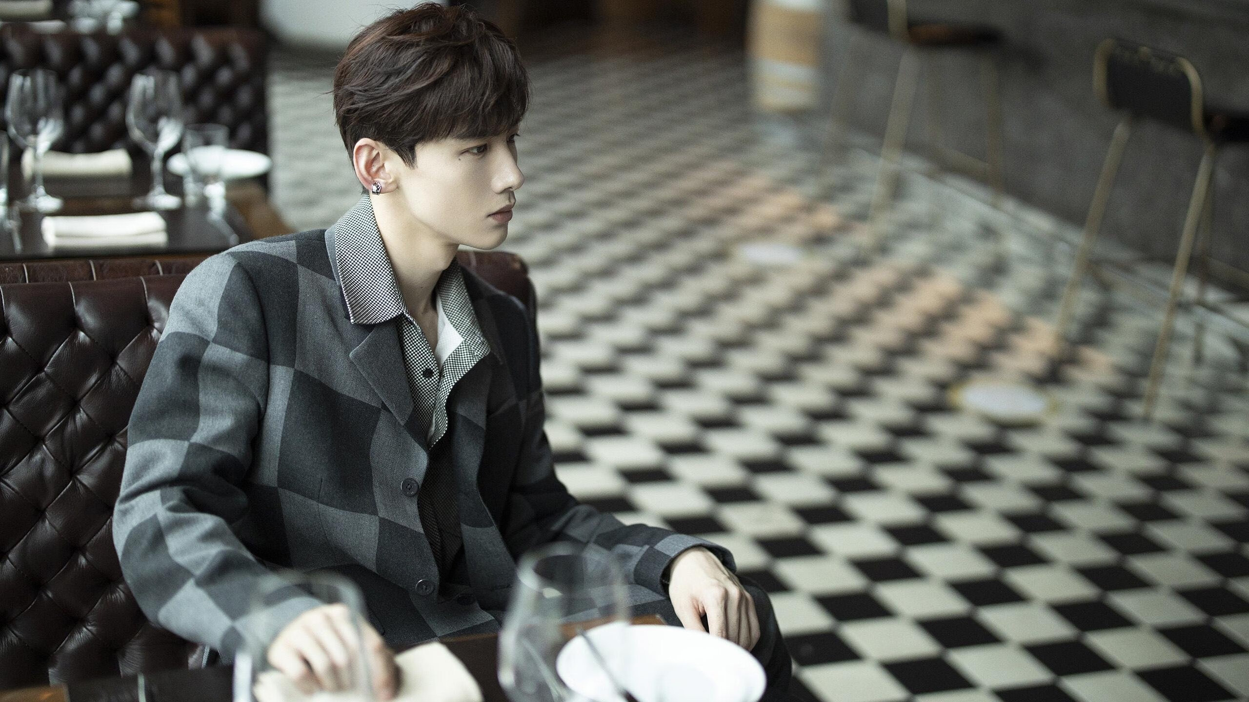 孤星对银河，浓眉50分神迹难敌爵士三分暴雨