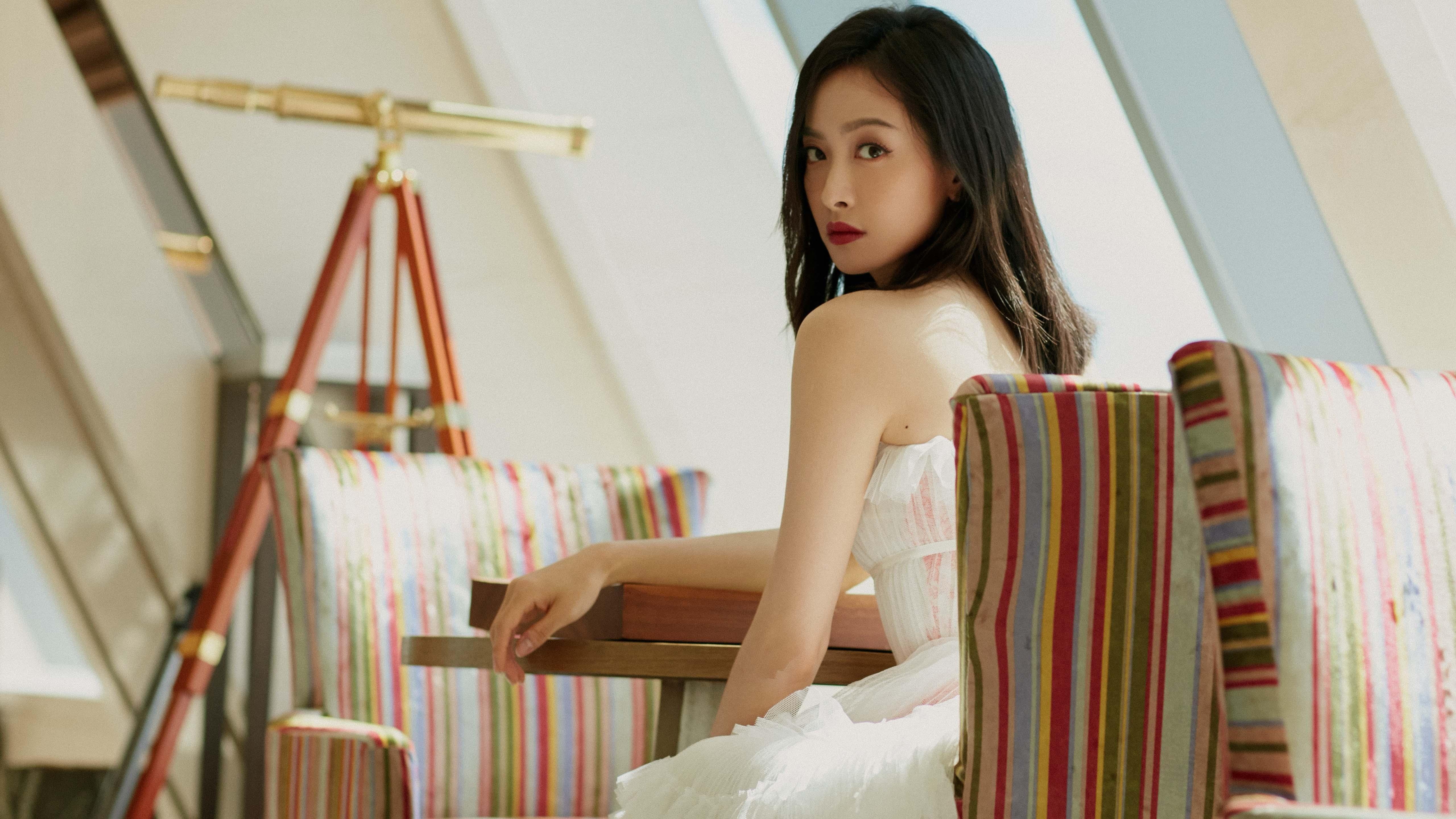 巨人之锁，杰伦格林禁区的沉默统治，掘金险胜国王背后暗藏玄机